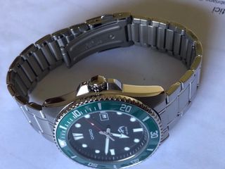 Casio  Duro/marlin mdv 106
VERDE bracciale acciaio