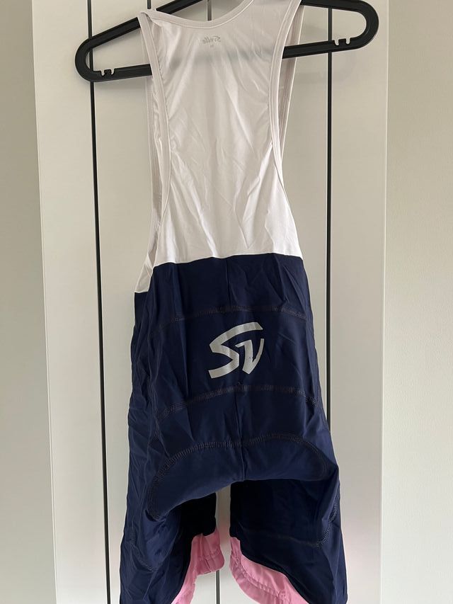 Maillot manga larga y culotte corto Svelte London