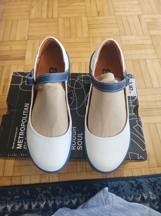 Zapatos tacón art - Blancos y azules - Talla 38