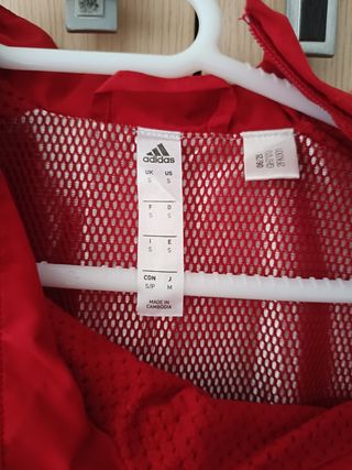 Cortavientos Adidas rojo