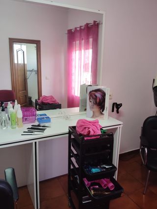 Mobiliario de peluquería seminuevos 3 meses de uso