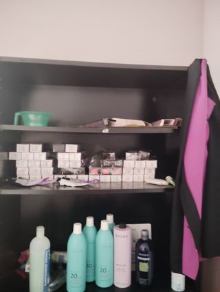 Mobiliario de peluquería seminuevos 3 meses de uso