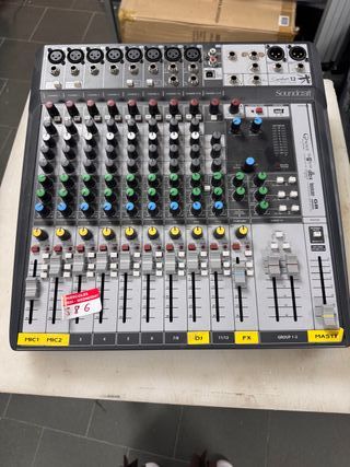 Mesa de mezclas Soundcraft Signature 12
