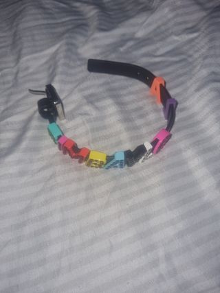 Pulsera multicolor con letras