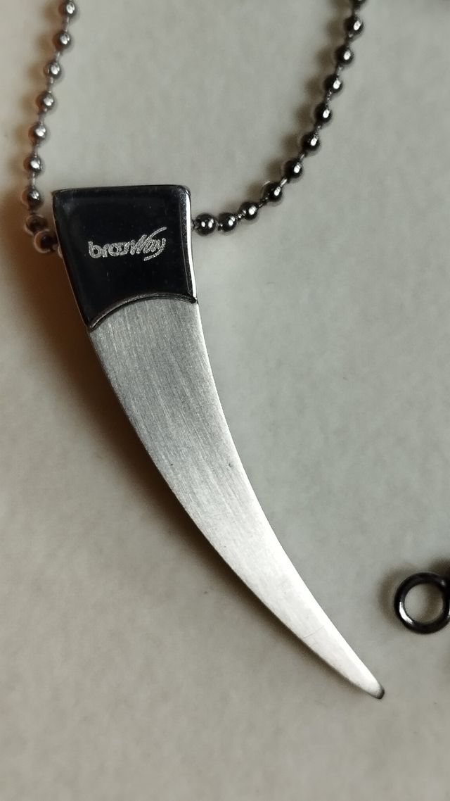 Collar Brosway - Acero y Rubí 