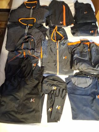 Ropa deportiva HE - 12 piezas + bolsa deporte.
