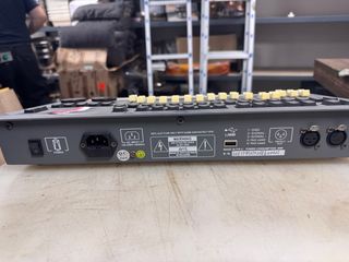 Mesa de luces Showtec SM-16/2 FX