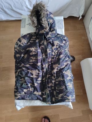 Abrigo militar camuflaje