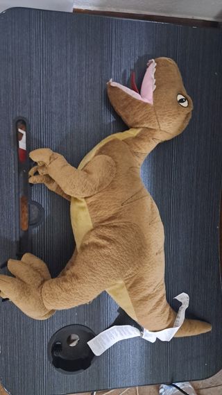 Dinossauros de peluche