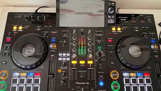 Pioneer XDJ-RX3: Mesa de mezclas