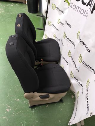 Asientos delanteros Nissan Terrano II