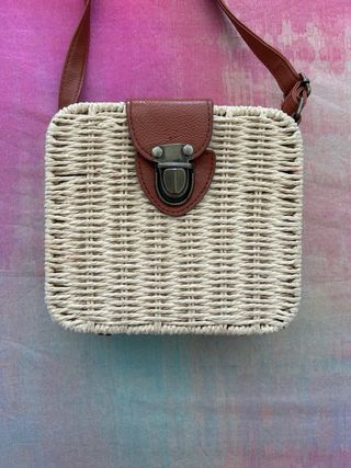 Bolso mimbre marrón beige