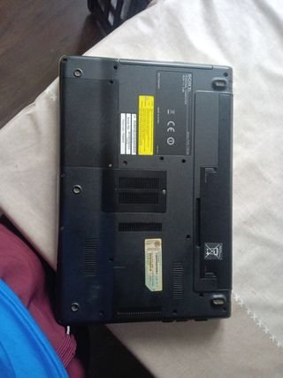 Portátil Sony Vaio blanco pcg-71911m