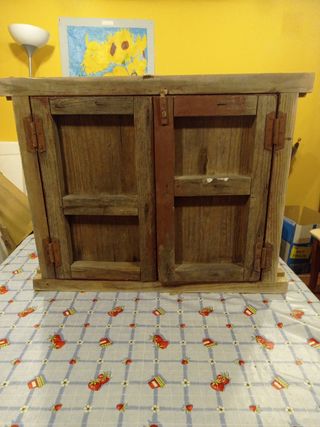 Ventana antigua de madera