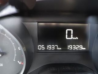 Peugeot 208 5P Signature 1.2L PureTech 60KW (82CV)