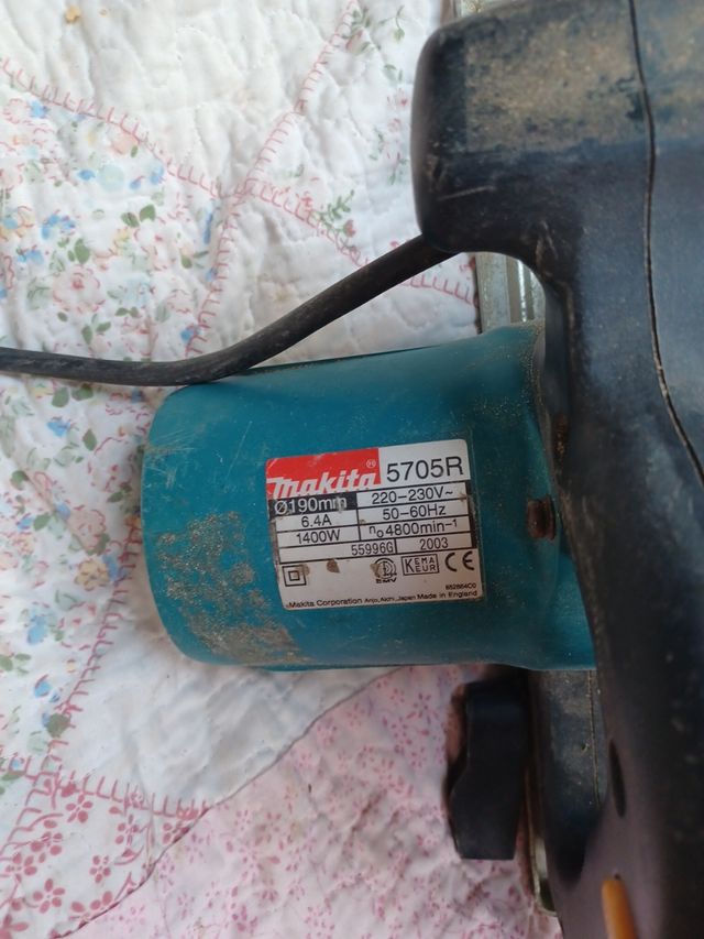 Sierra circular Makita usada