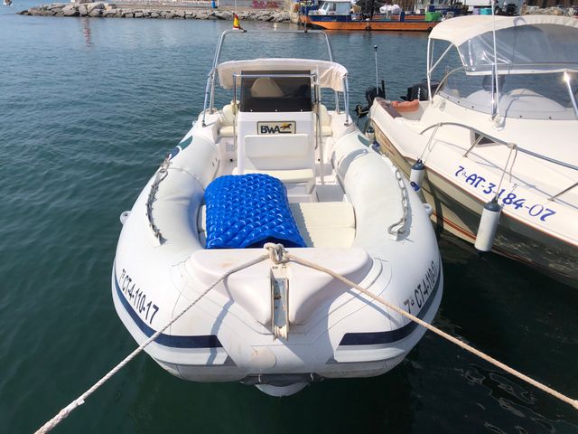 Lancha neumática BWA Predator 660