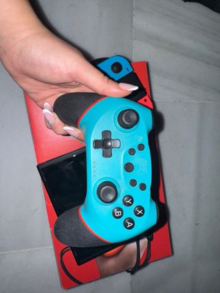 Nintendo Switch - Consola y mandos