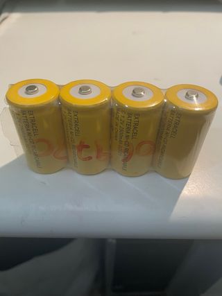 4 Batterie Ricaricabili Ni-Cd 1.2V 2500mAh