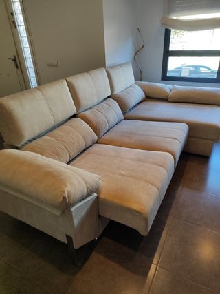 Sofá chaise longue con arcon abatible
