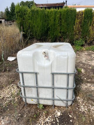 Depósito agua riego 1000L
