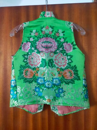 Chaleco fallero verde bordado