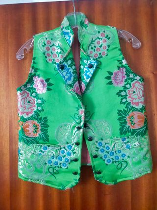 Chaleco fallero verde bordado