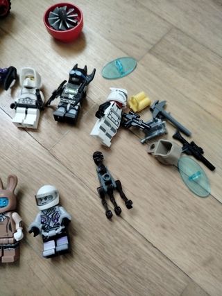 Lote Lego star wars y otros: muñecos y accesorios