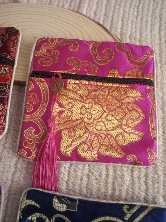 Lote de 4 monederos estilo oriental