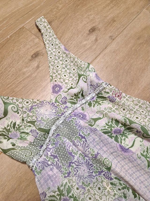 Top floreale Y2K, tg S, dettagli brillanti