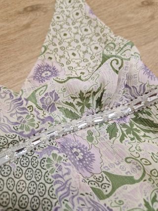 Top floreale Y2K, tg S, dettagli brillanti