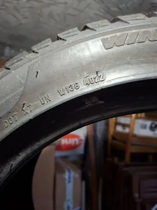 Neumático Pirelli Sottozero 275/40/18 COMO NUEVO