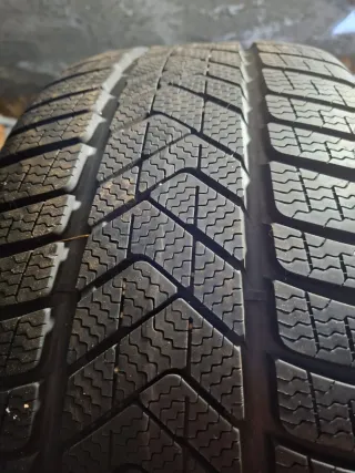 Neumático Pirelli Sottozero 275/40/18 COMO NUEVO