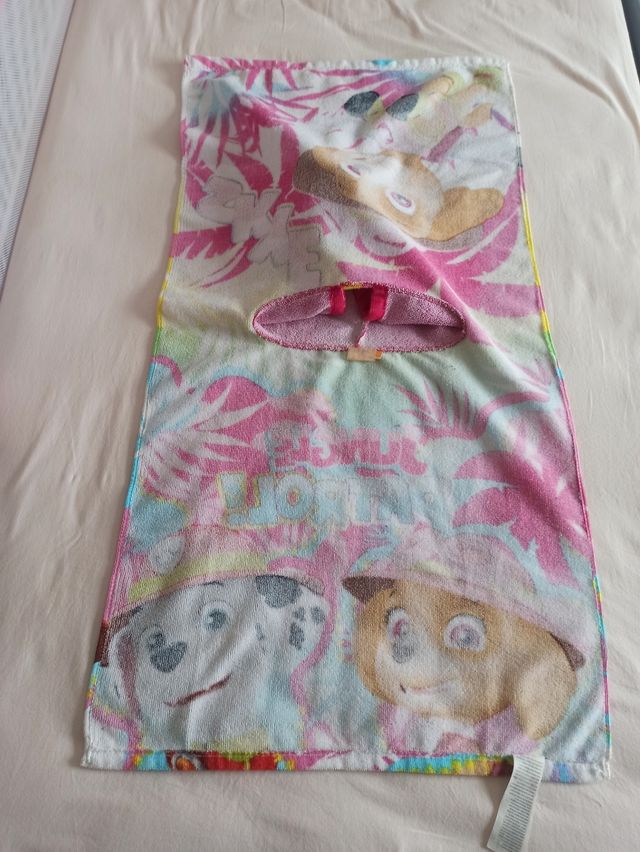 Toalla con capucha Patrulla Canina Skye