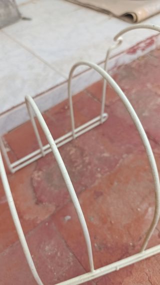 Porta sartenes metálico blanco