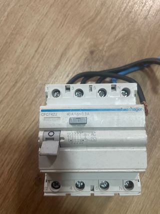 Interruptor Hager 40A 300mA CFC742J