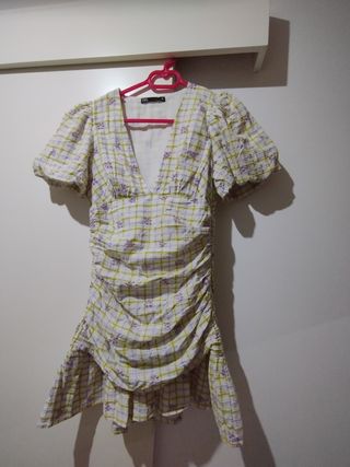 Vestido Zara fruncido, mangas abullonadas