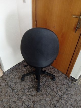 Silla oficina roja giratoria