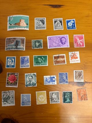 24 Sellos antiguos varios paises