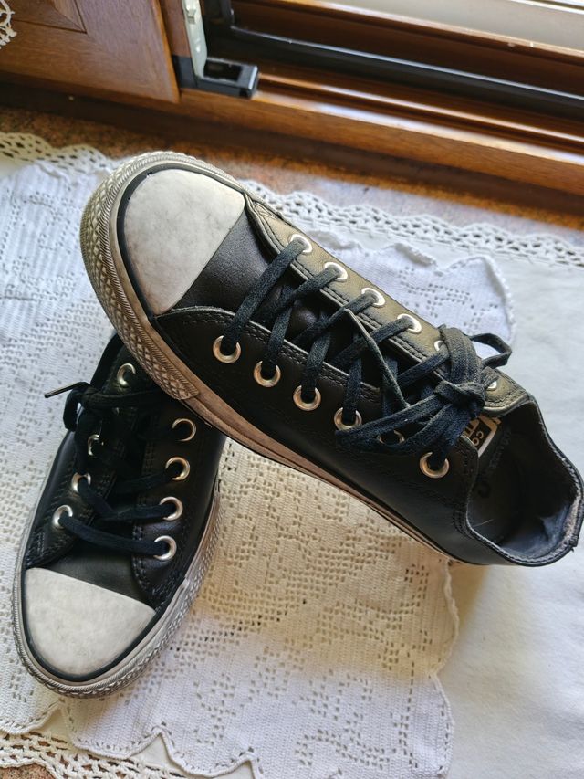 Converse negras de cuero