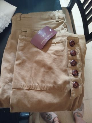 Traje campero blanco y rojo