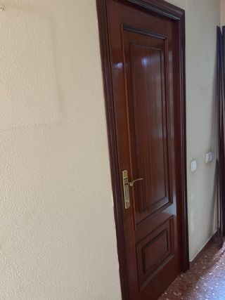 Puerta maciza madera