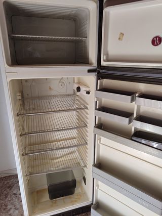 Nevera vintage para decoración. (No funciona)