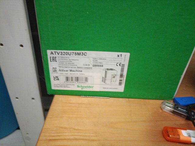 ATV320U75M3C Schneider Inverter 220trifase