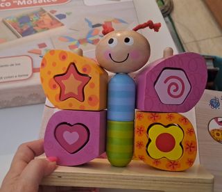 3 juegos de madera: tamgram, puzzles..