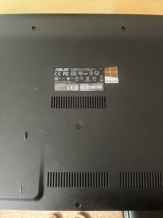 Portátil ASUS F550D plateado