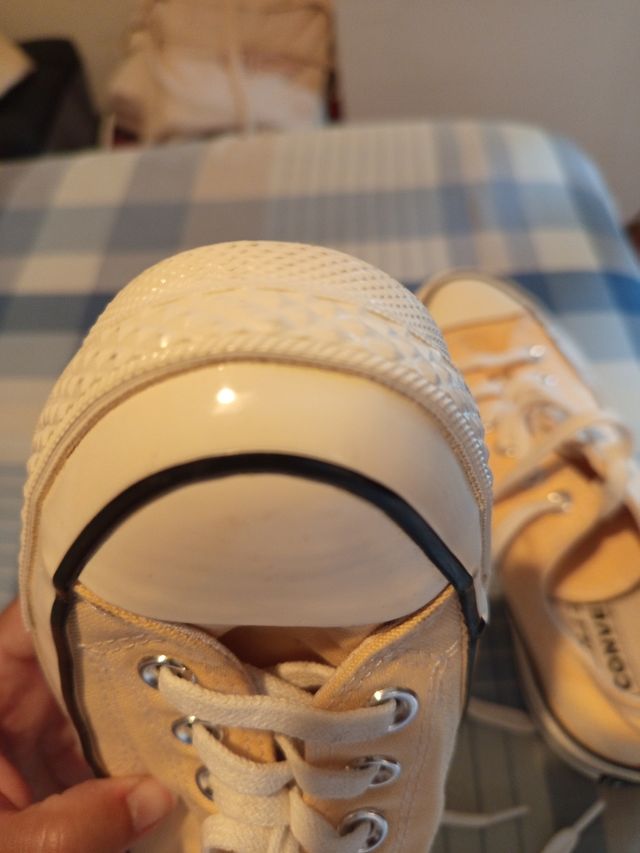 Converse altas y bajas amarillas y blancas