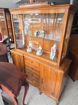Vitrina antigua de madera