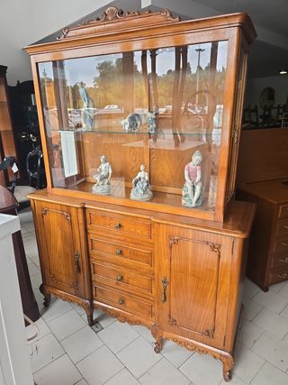 Vitrina antigua de madera