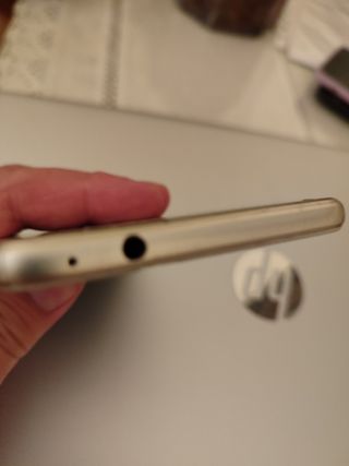 Huawei dorado - móvil roto